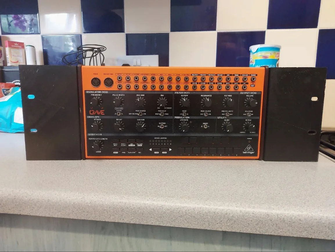 Behringer Grind Crave Edge Spice Semi Modular 19
